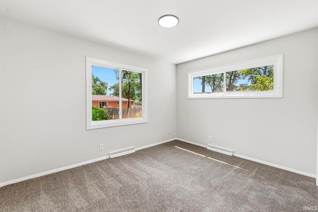 126 Woodhill Lane, South Bend, IN 46619