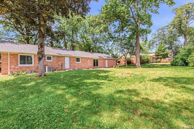 126 Woodhill Lane, South Bend, IN 46619