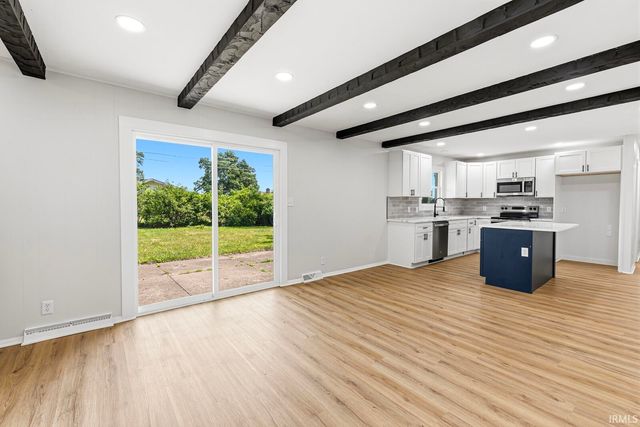 126 Woodhill Lane, South Bend, IN 46619