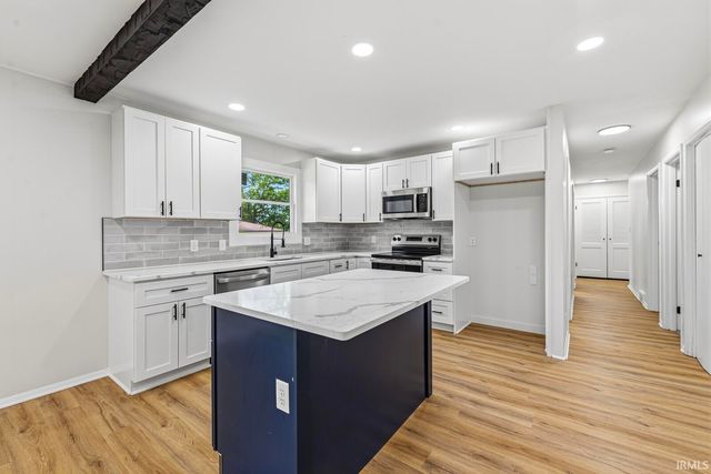 126 Woodhill Lane, South Bend, IN 46619