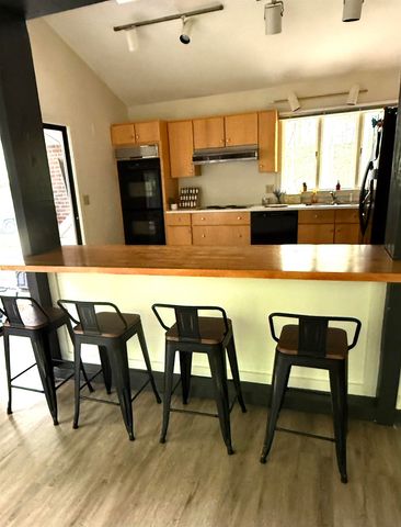 17 Foss Farm Road, Durham, NH 03824