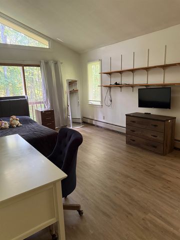 17 Foss Farm Road, Durham, NH 03824