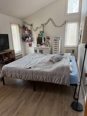 17 Foss Farm Road, Durham, NH 03824