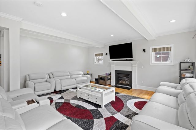 596 South St, Shrewsbury, MA 01545