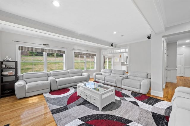 596 South St, Shrewsbury, MA 01545