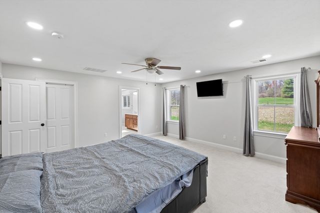 596 South St, Shrewsbury, MA 01545