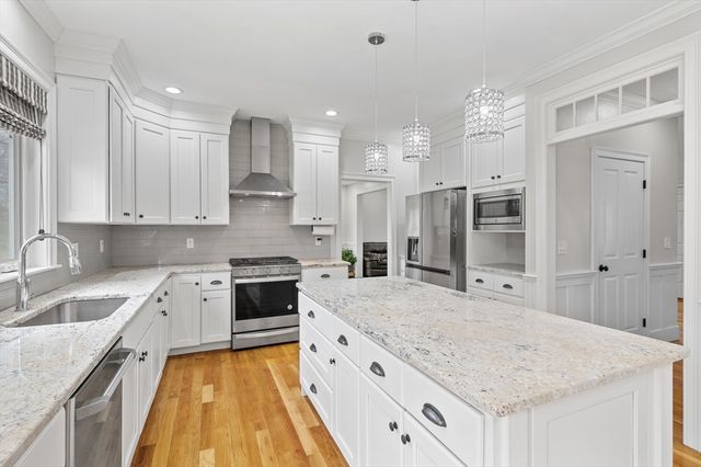 596 South St, Shrewsbury, MA 01545