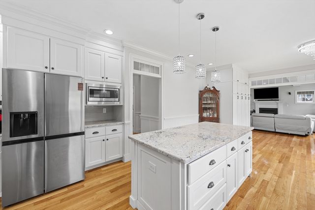 596 South St, Shrewsbury, MA 01545