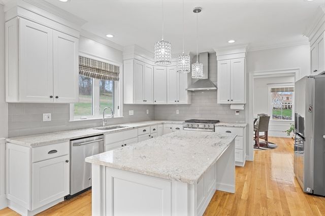 596 South St, Shrewsbury, MA 01545