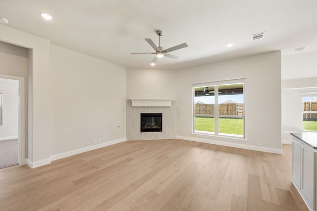 204 Sweetwater Drive, Commerce, TX 75428