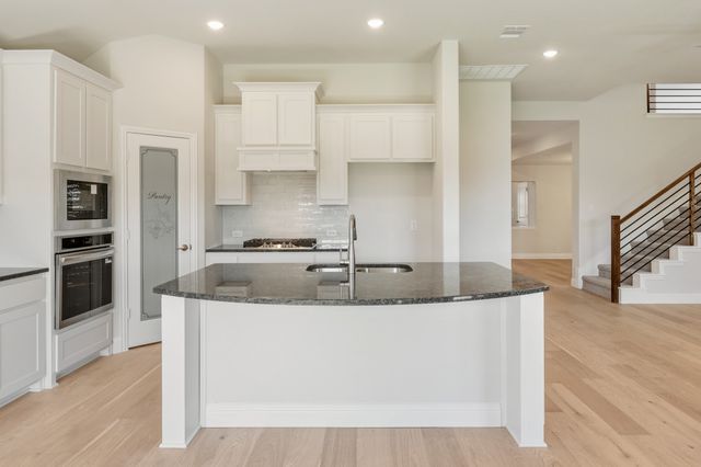 204 Sweetwater Drive, Commerce, TX 75428