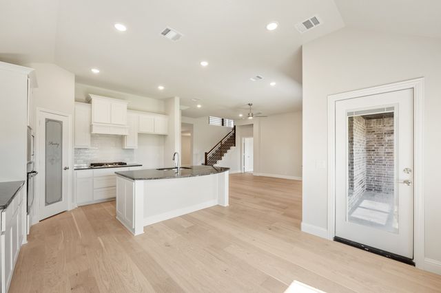 204 Sweetwater Drive, Commerce, TX 75428