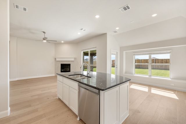 204 Sweetwater Drive, Commerce, TX 75428
