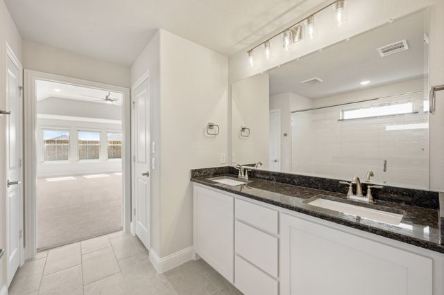 204 Sweetwater Drive, Commerce, TX 75428