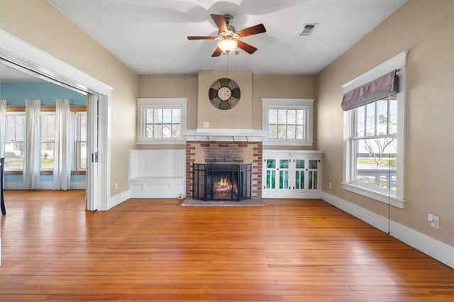 200 Dewitt Street, Collinsville, TX 76233