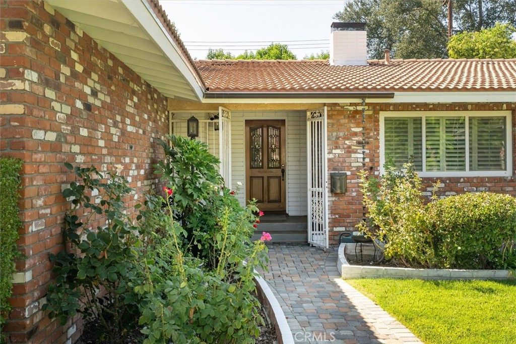 25065 Highspring Avenue, Newhall, CA 91321 — photo 2