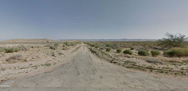 9800 W Noble Lake Dr, Antelope Acres, CA 93536