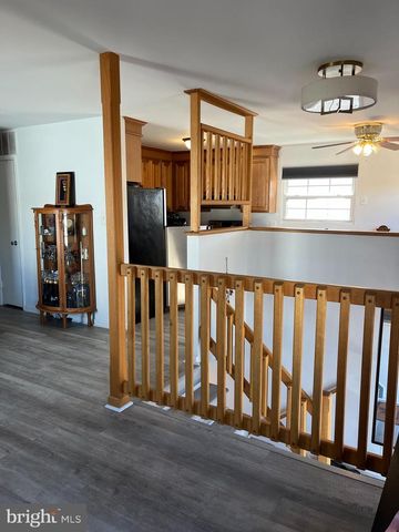 410 HUMMER CT, Sterling, VA 20164