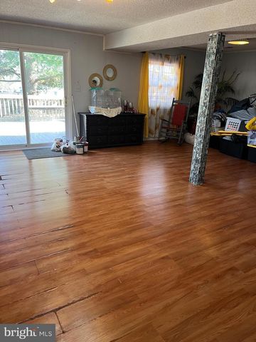 410 HUMMER CT, Sterling, VA 20164