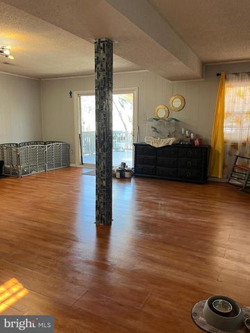 410 HUMMER CT, Sterling, VA 20164