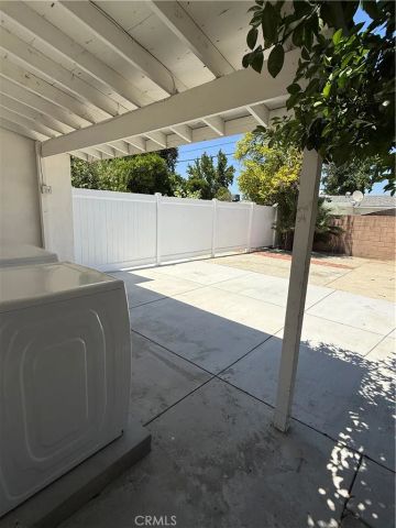 19143 Jovan, Tarzana, CA 91335