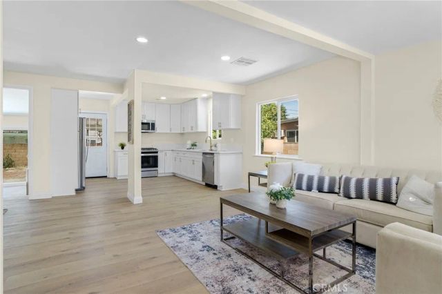 19143 Jovan, Tarzana, CA 91335