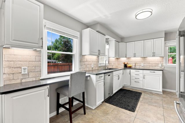 917 Westwood Lane, Anoka, MN 55303