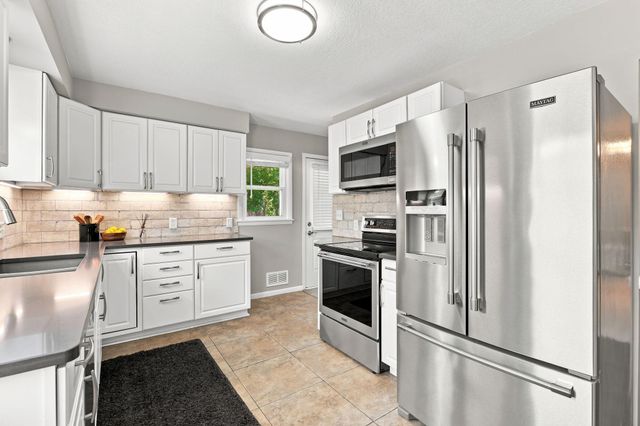 917 Westwood Lane, Anoka, MN 55303