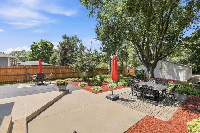 917 Westwood Lane, Anoka, MN 55303