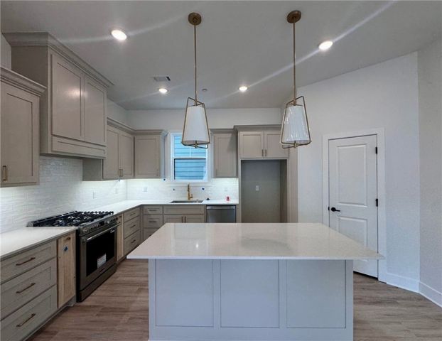 2409 S 31st Street, Rogers, AR 72758