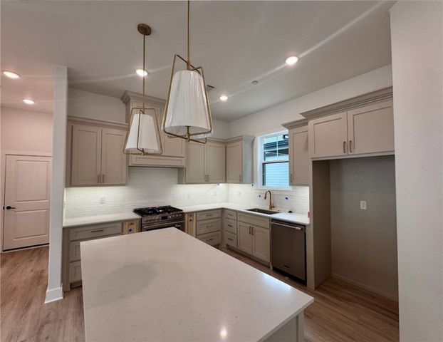 2409 S 31st Street, Rogers, AR 72758