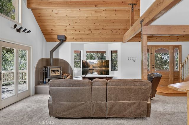 77 Park Drive, Running Springs, CA 92382