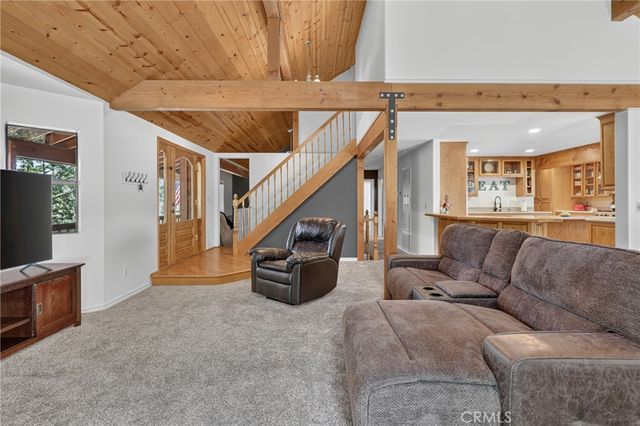 77 Park Drive, Running Springs, CA 92382