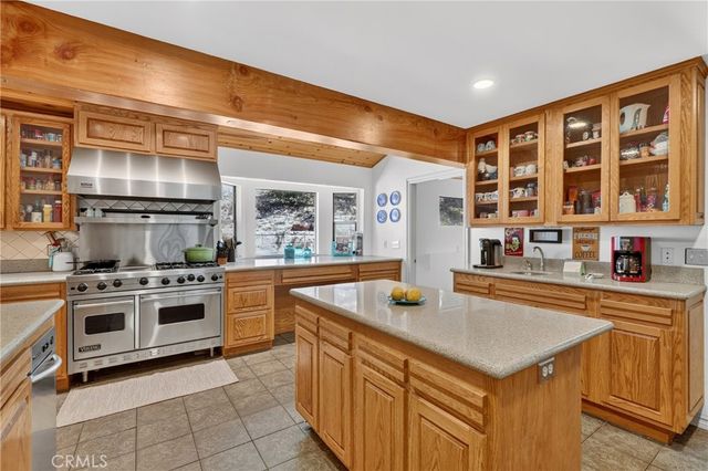 77 Park Drive, Running Springs, CA 92382