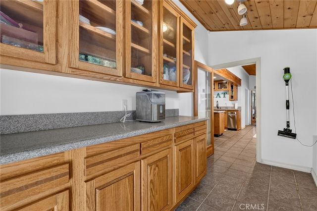 77 Park Drive, Running Springs, CA 92382