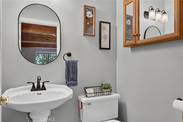 77 Park Drive, Running Springs, CA 92382