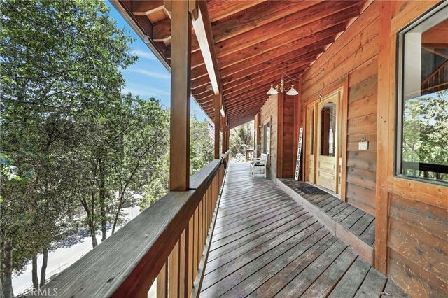77 Park Drive, Running Springs, CA 92382