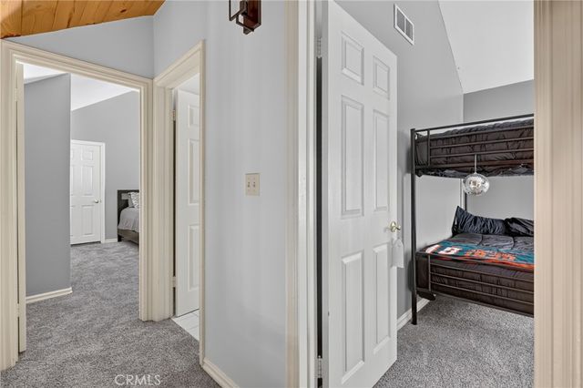 77 Park Drive, Running Springs, CA 92382