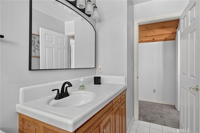 77 Park Drive, Running Springs, CA 92382