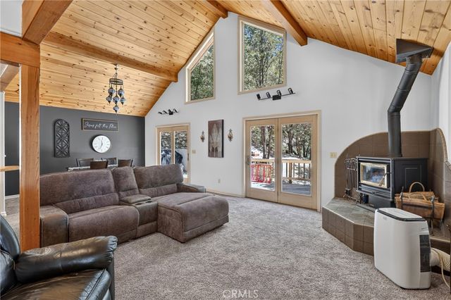 77 Park Drive, Running Springs, CA 92382