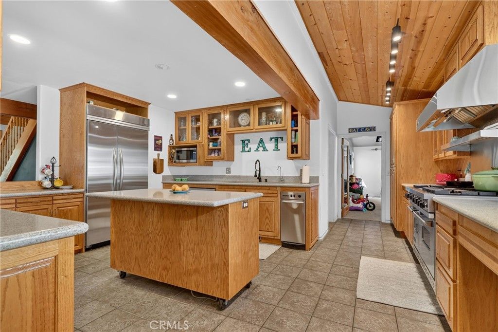 Image 14 of property listing at 77 Park, Running Springs, CA 92382