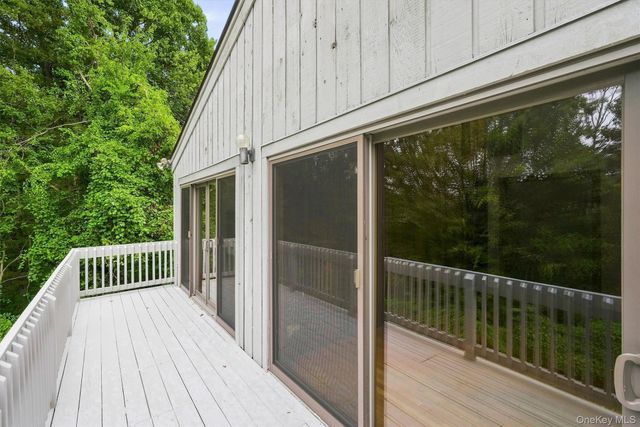 31 Boswell Road, Putnam Valley, NY 10579