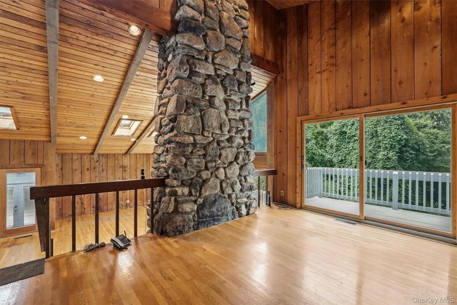 31 Boswell Road, Putnam Valley, NY 10579