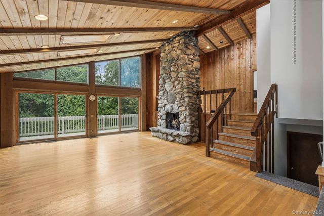 31 Boswell Road, Putnam Valley, NY 10579