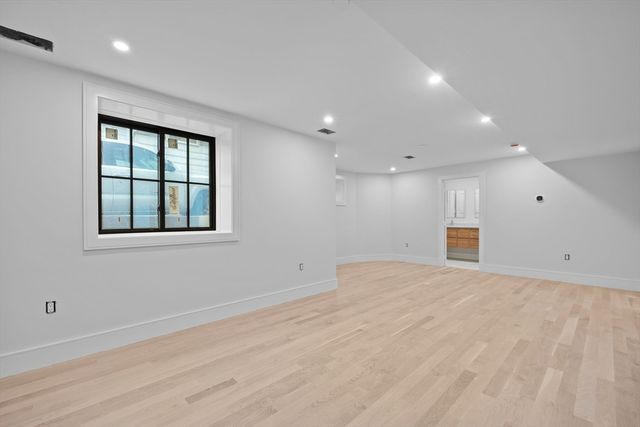 16 Curtis St 1, Somerville, MA 02144