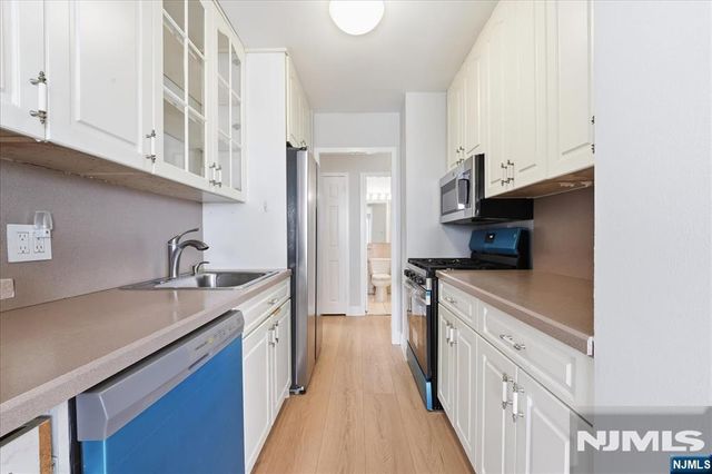 6600 Boulevard East 15D, West New York, NJ 07093