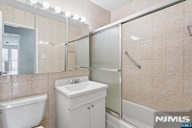 6600 Boulevard East 15D, West New York, NJ 07093