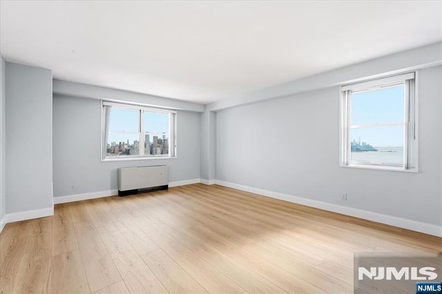 6600 Boulevard East 15D, West New York, NJ 07093