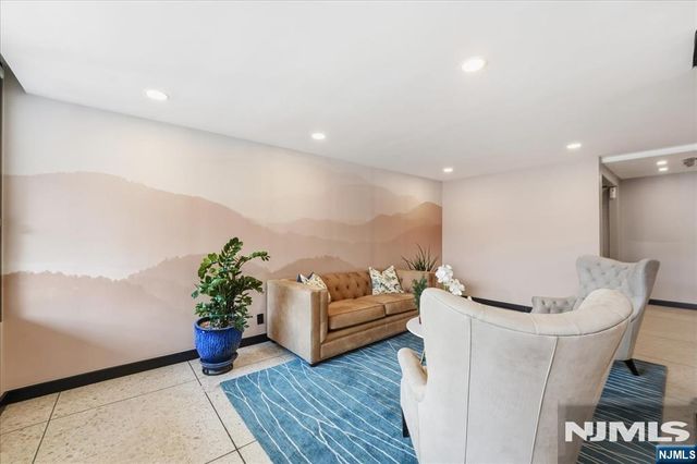 6600 Boulevard East 15D, West New York, NJ 07093