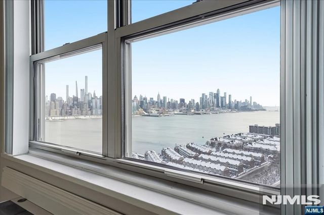 6600 Boulevard East 15D, West New York, NJ 07093